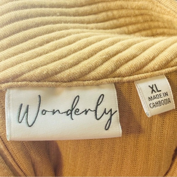 Beige Wonderly Ribbed Long Sleeve Top w/ button details on the back Size XL - Picture 4 of 5